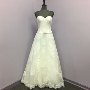 Bonny - Style 621 - Size 12 - Ivory